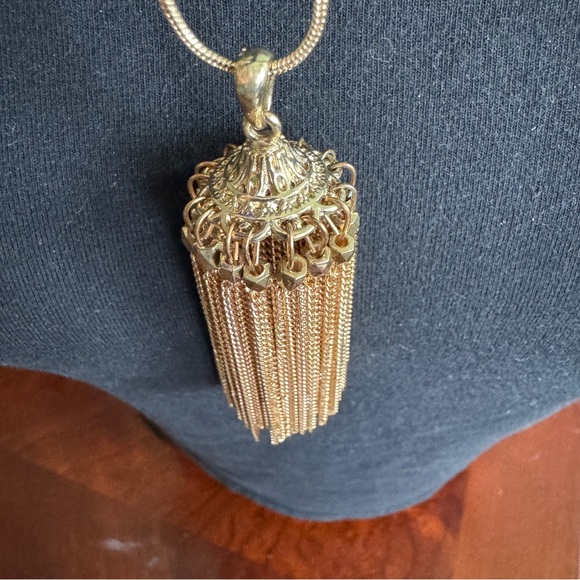 Necklace Tassel Pendant Goldtone - Picture 6 of 6